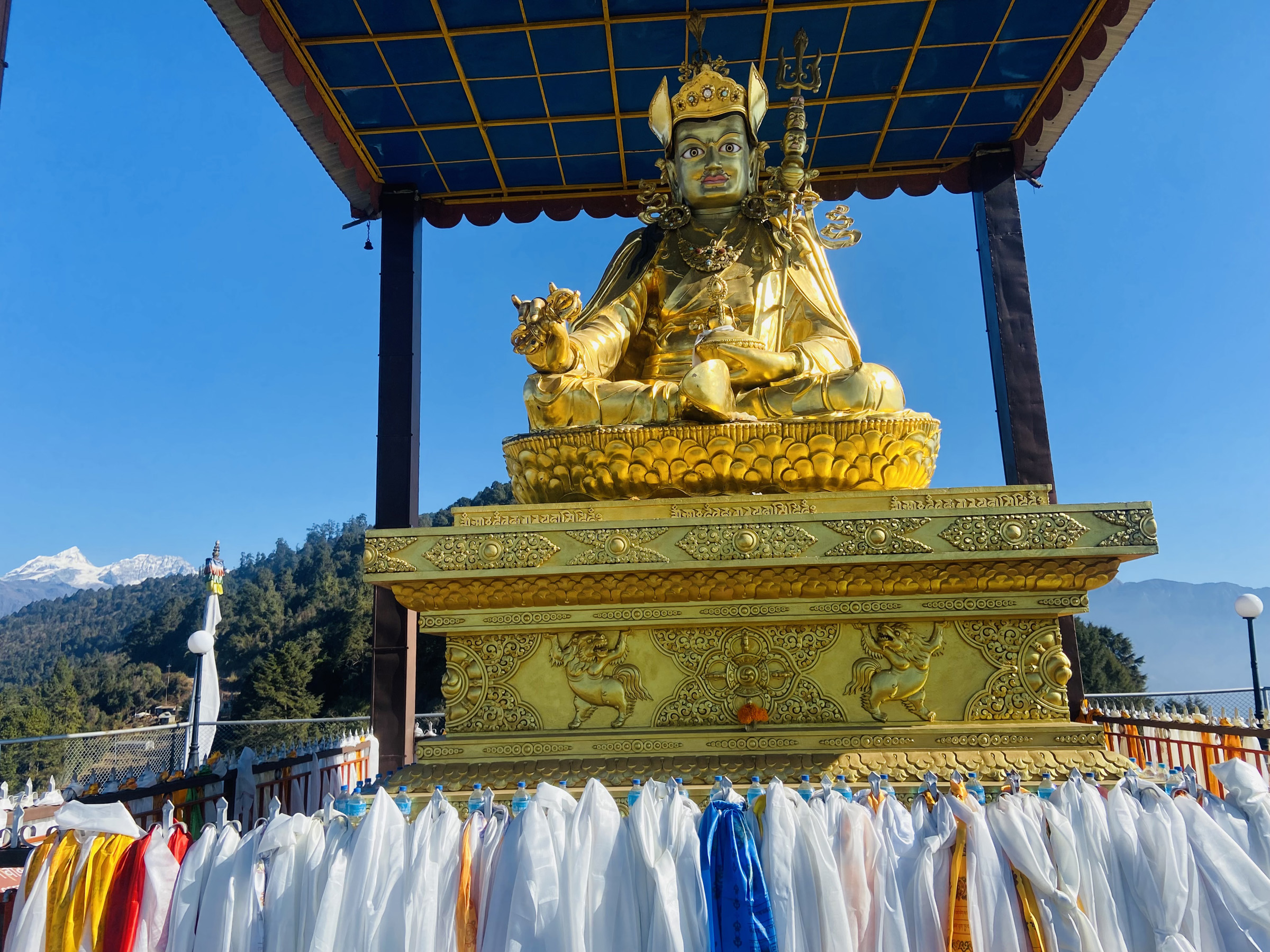 पद्मसम्भवको प्रतिमा