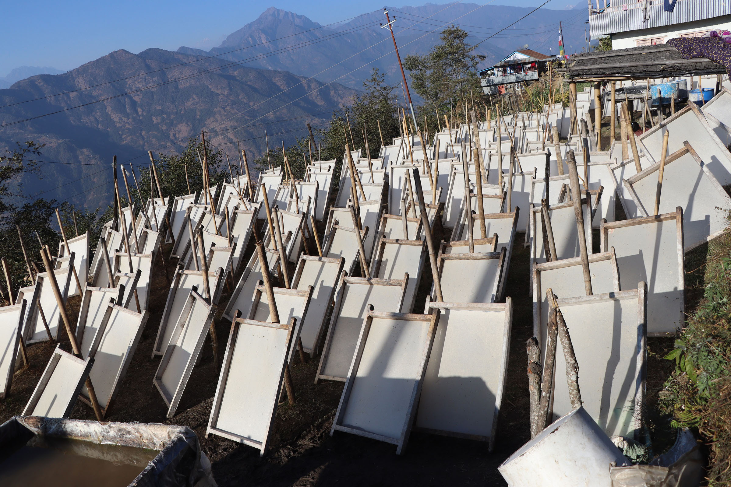 सुकाएर राखेको नेपाली हातेकागज