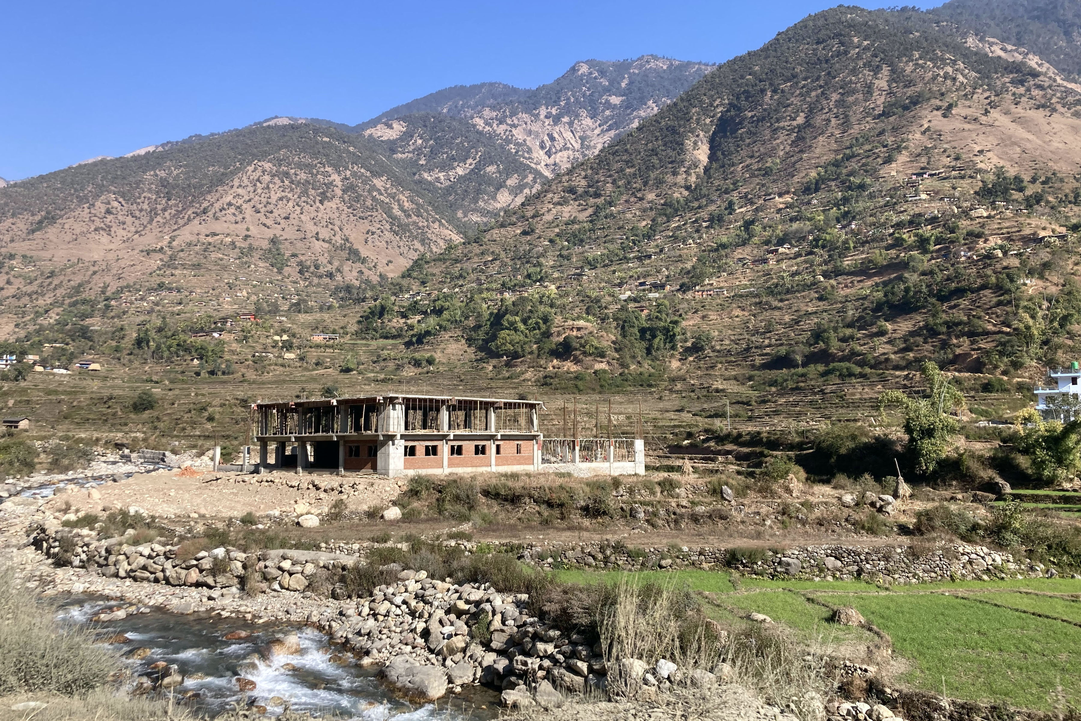 निर्माणाधीन अस्पताल