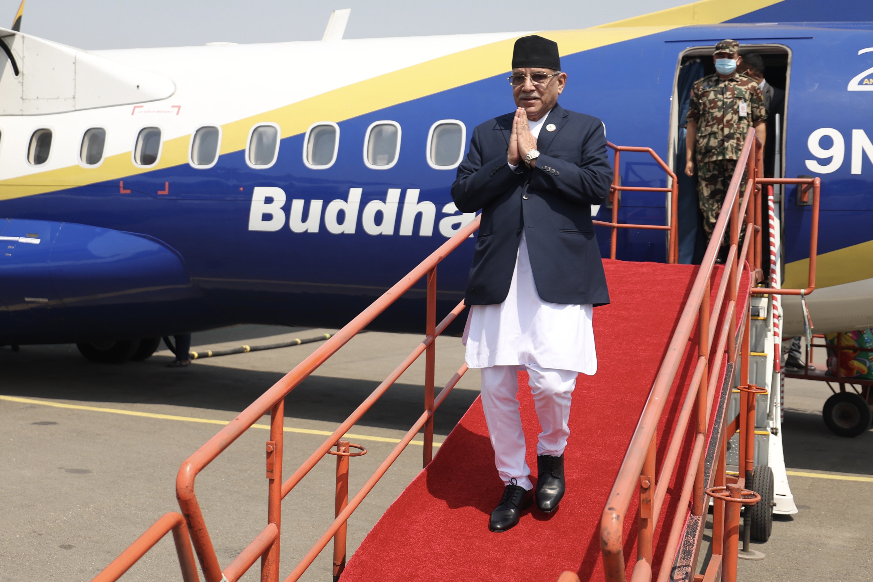 धनगढी विमानस्थलमा प्रम दाहाल