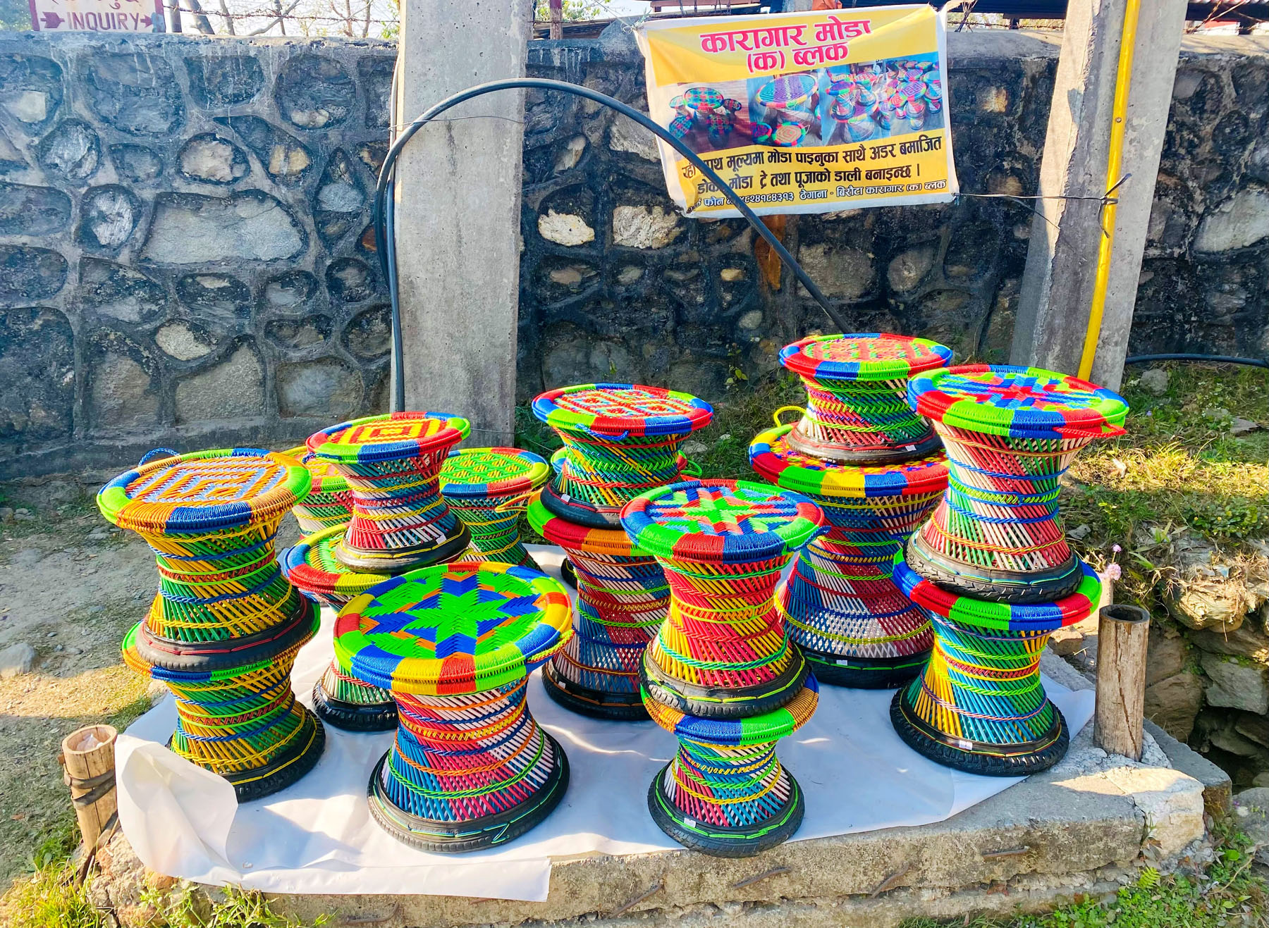 कैदीबन्दीले बुनेका मुढा