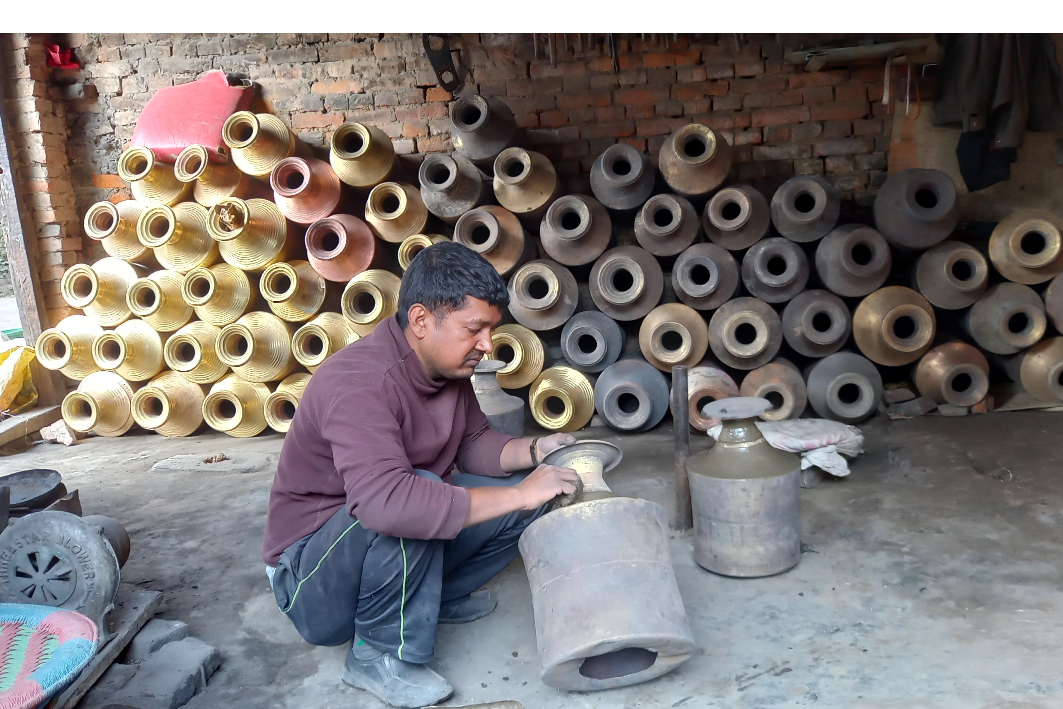 गाग्री बनाउँदै कालीगढ
