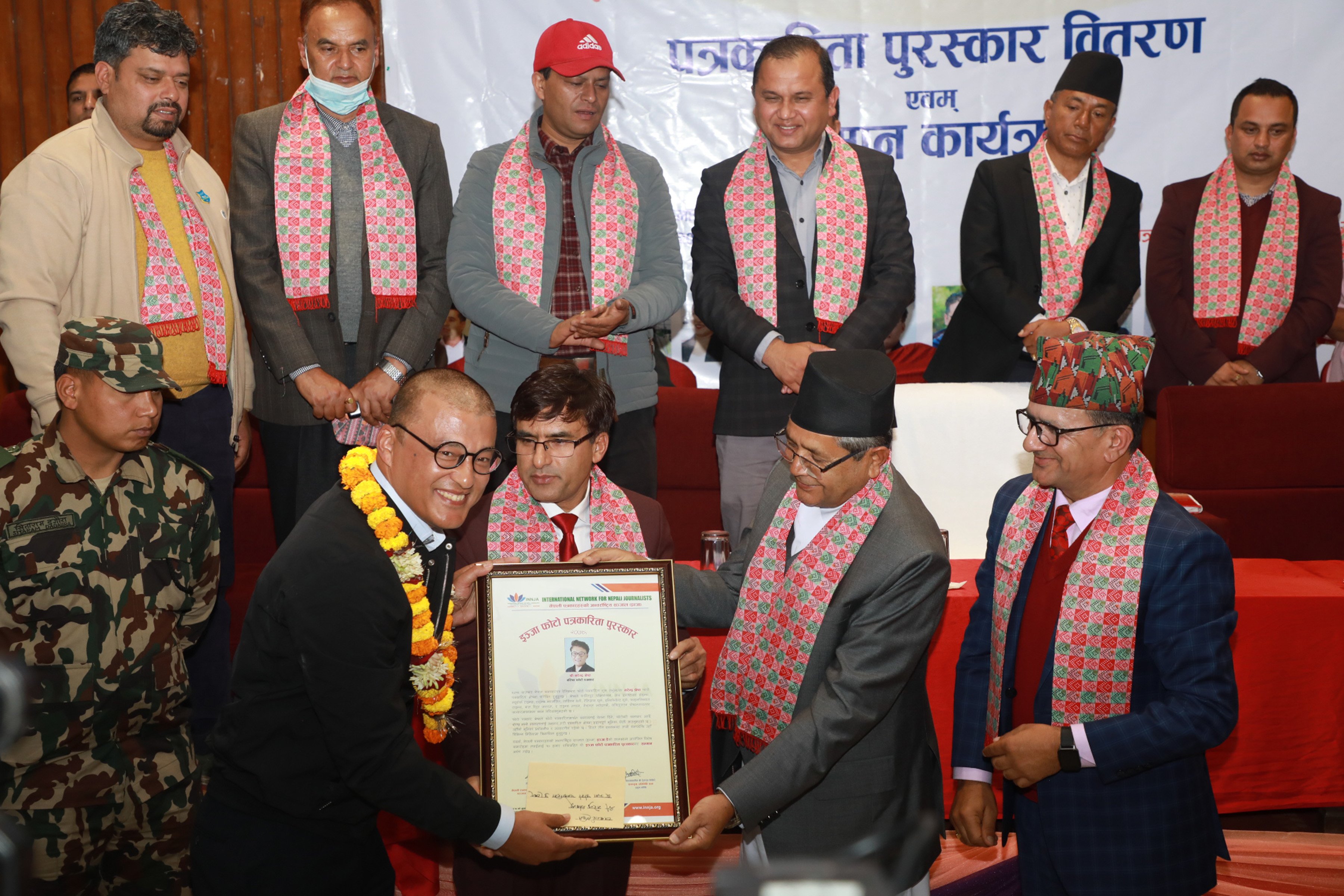 ईञ्जा फोटो पत्रकारिता पुरस्कारबाट श्रेष्ठ सम्मानित