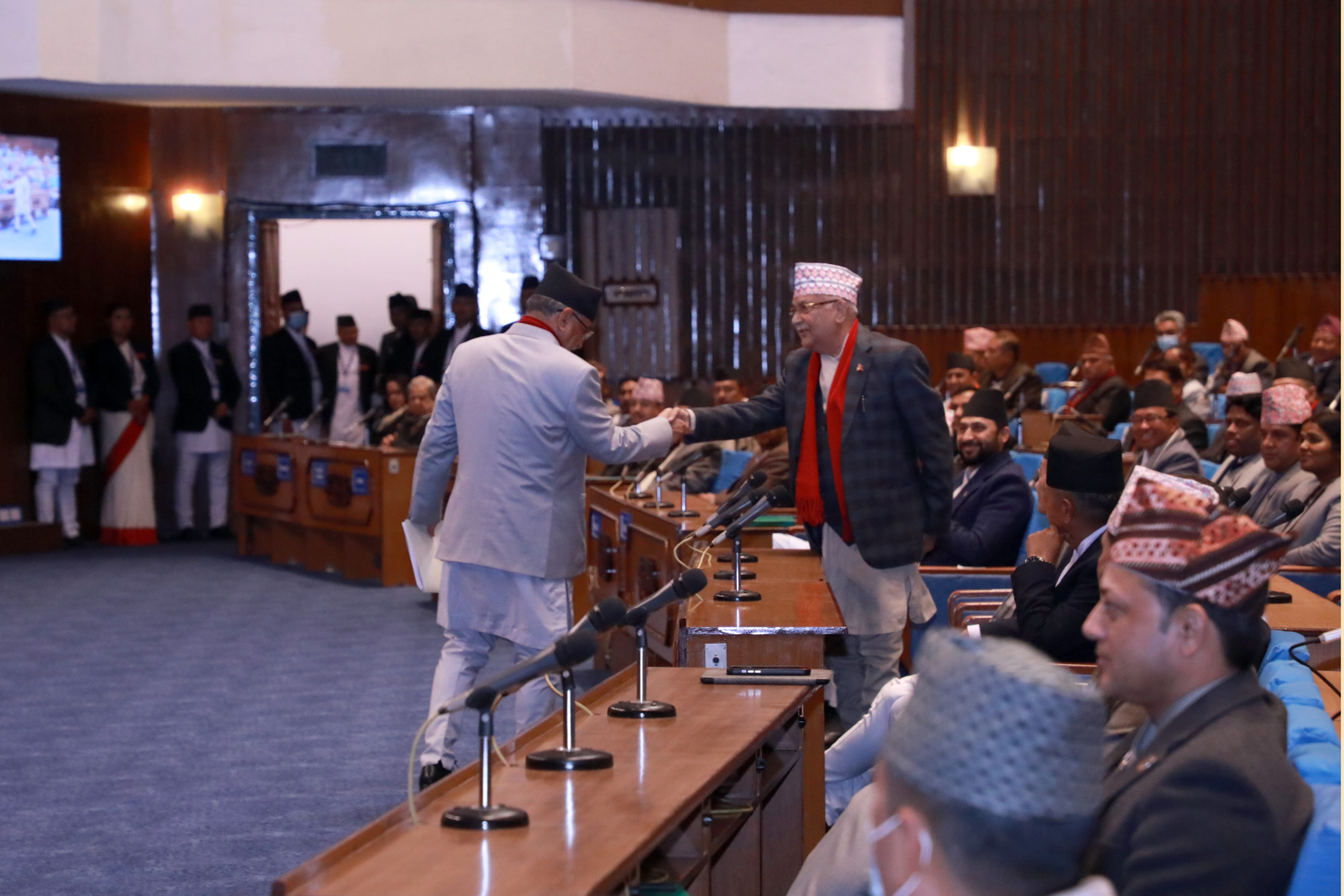 प्रतिनिधिसभा बैठकमा प्रम दाहाल र अध्यक्ष ओली