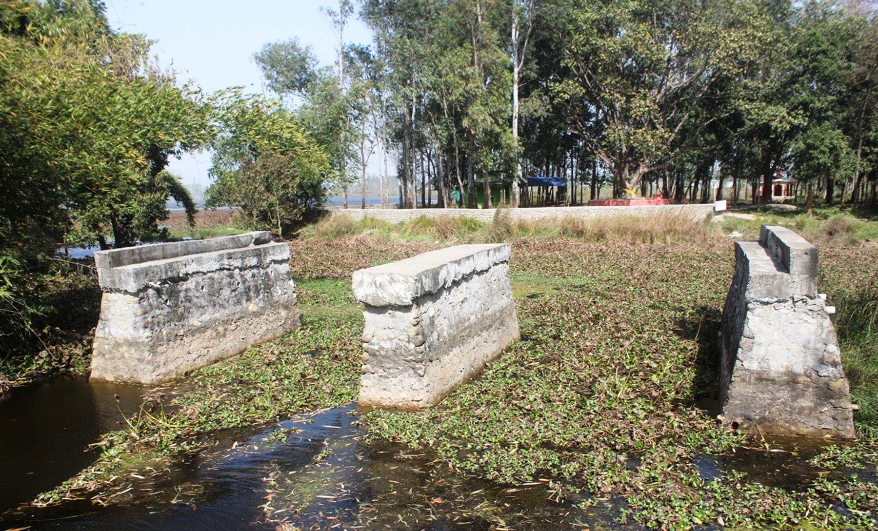 कल्भर्ट निर्माणको कार्य पूरा नहुँदा किसानलाई सास्ती