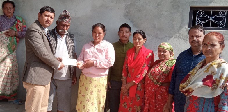 नेशनल लाइफद्धारा बीमा दाबी रकम भुक्तानी