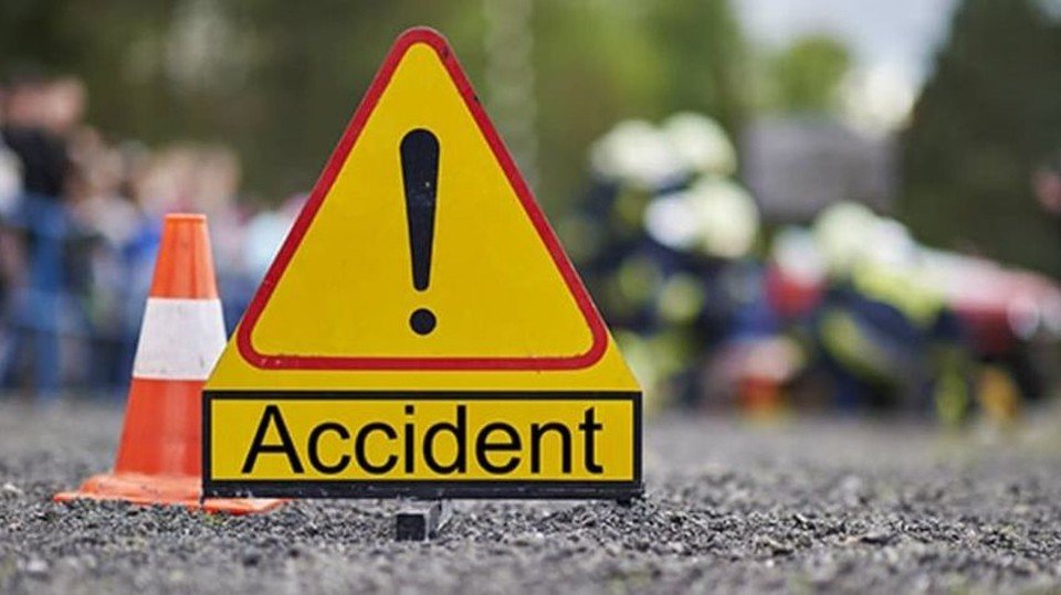 मोटरसाइकल ठोक्किएर आगो लाग्दा तीन विद्यार्थीको जलेर मृत्यु