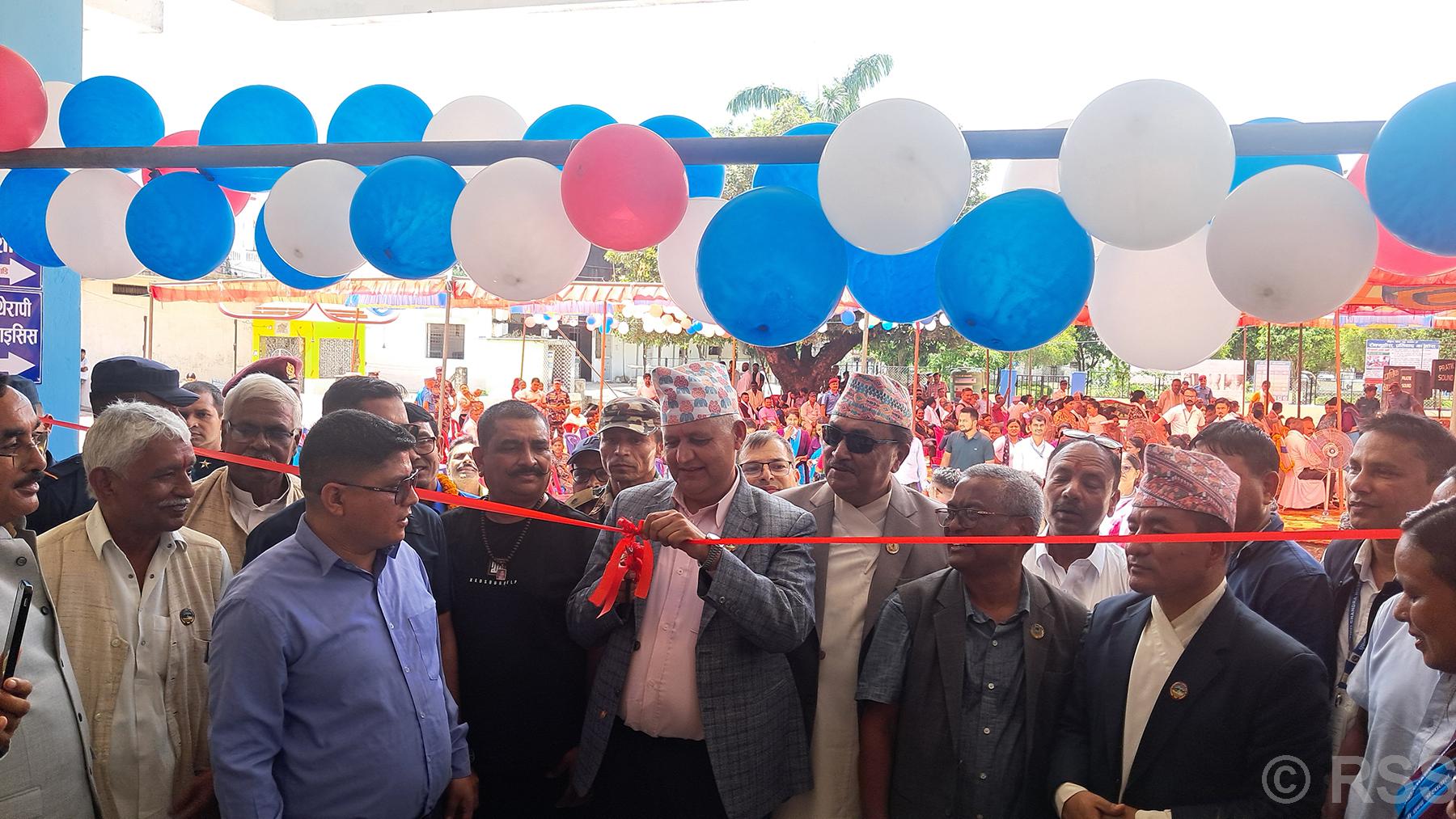 बिरामीलाई रेफर गर्न नपर्ने गरी अस्पतालबाटै सेवा दिन मुख्यमन्त्री आचार्यको आग्रह