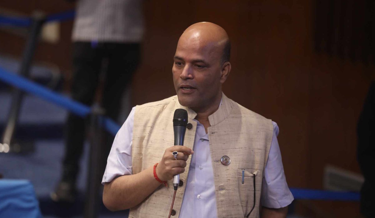 बालेन शाहलाई अमरेशको चुनौती : सक्छौ भने सिंहदरबारमा डोजर चलाऊ