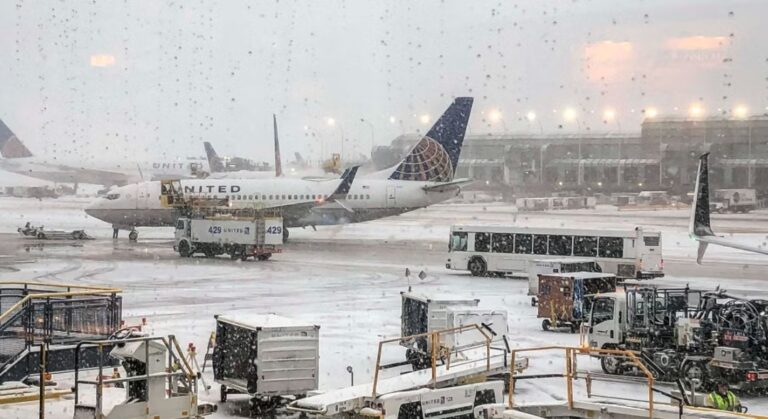 अमेरिकामा भीषण आँधीका कारण ११ हजारभन्दा बढी उडान रद्द