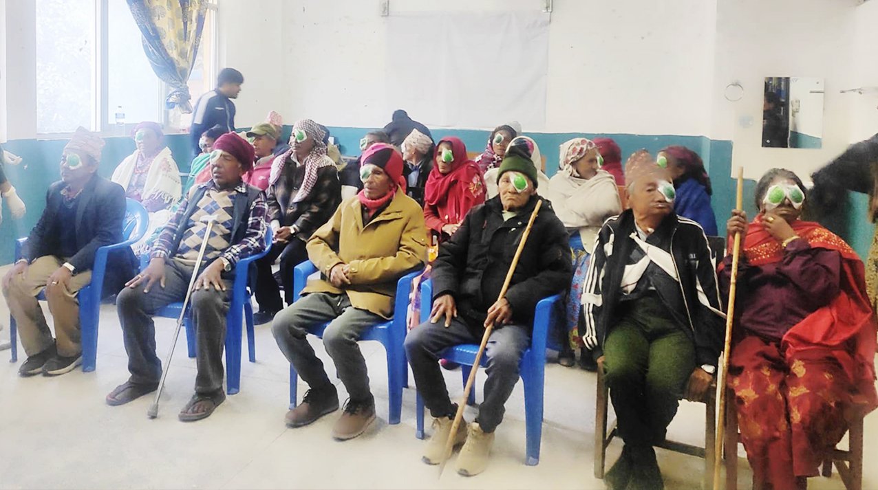 नगरपालिका र लायन्स क्लब अफ ढोरपाटनको सहकार्यमा निःशुल्क आँखा शिविरः एक हजार ५५ जनाले लिए सेवा