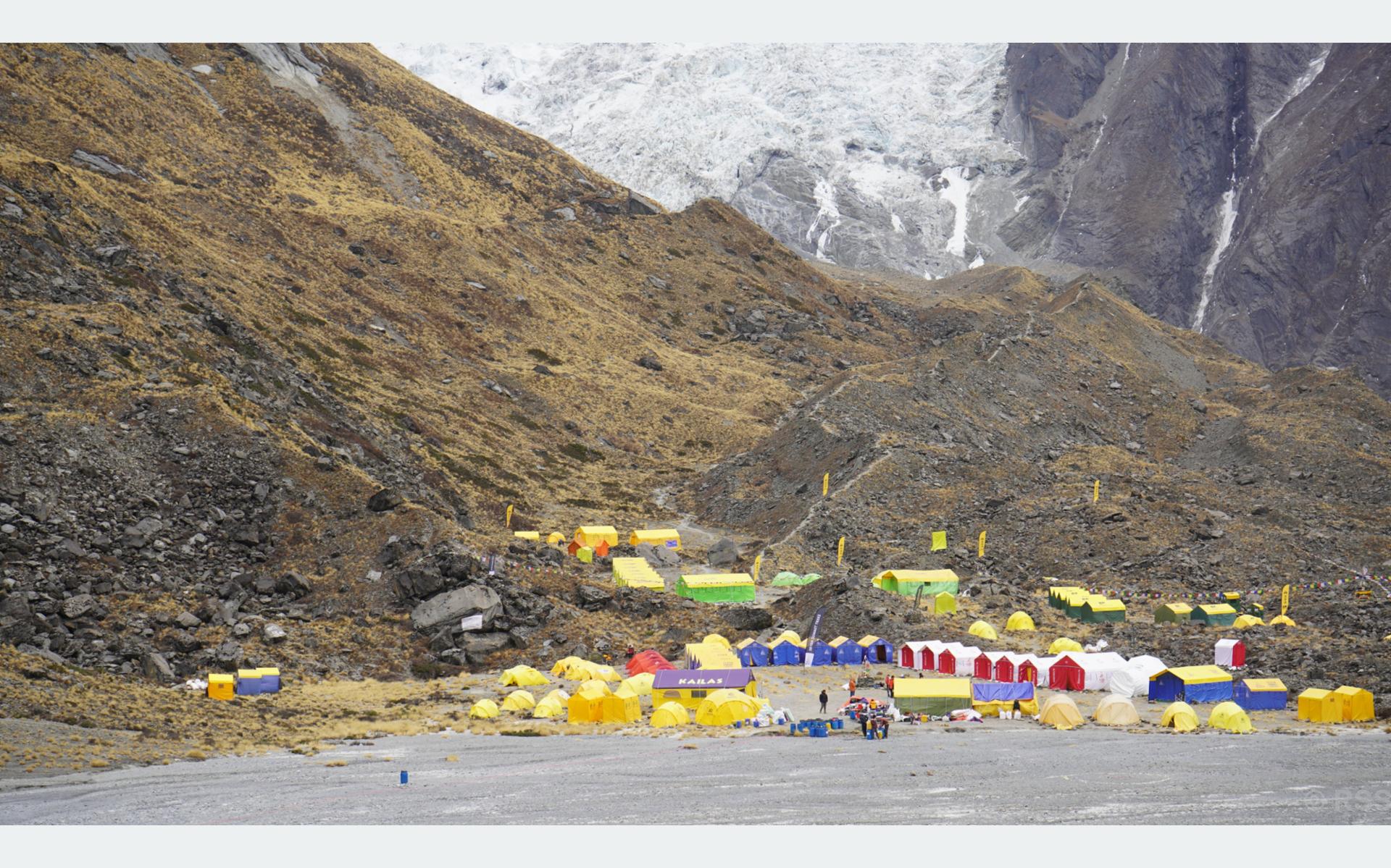 अन्नपूर्ण आधार शिविरमा धेरै पर्यटक आएपछि व्यवस्थापन गर्न समस्या