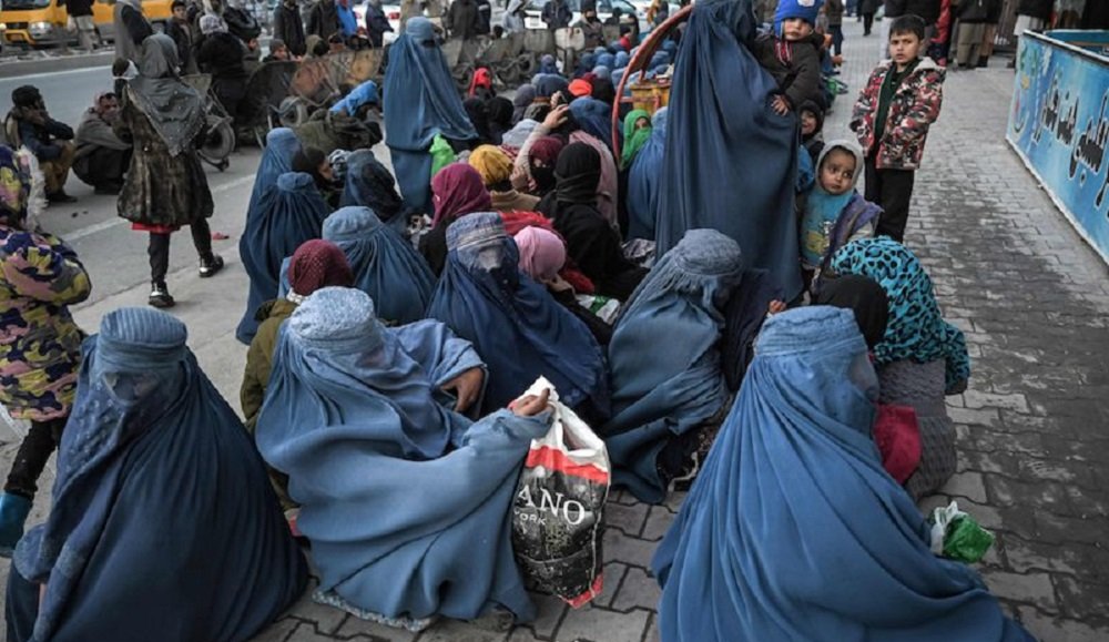अमेरिकी सहायता कटौतीले अफगानिस्तानमा लाखौं मानिसलाई भोकमरीको खतरा