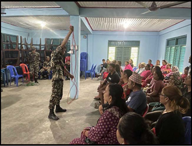 नेपाली सेनाद्वारा प्रकृतिक विपत्तिमा सुरक्षित रहन स्थानीयलाई तालिम