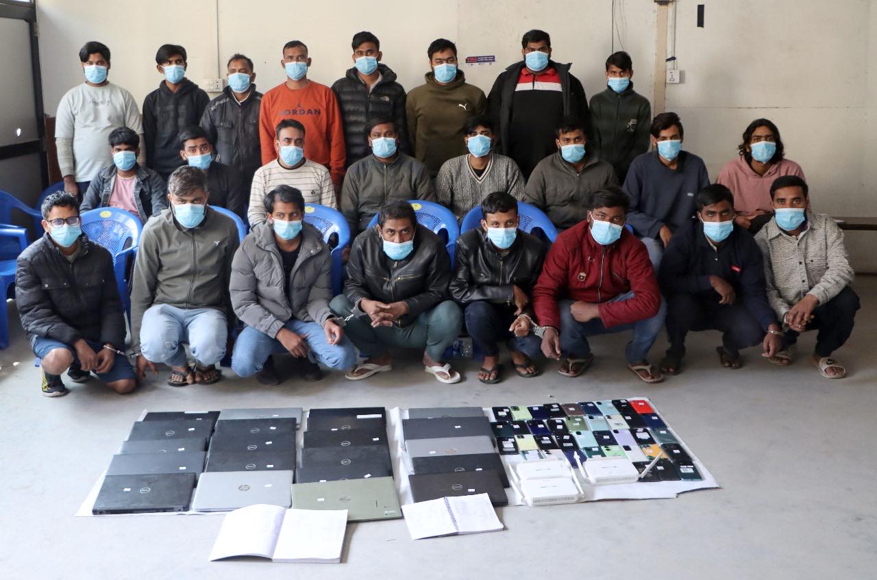 अनलाइन जुवा खेलाएको आरोपमा बुढानीलकण्ठबाट २४ जना भारतीय पक्राउ