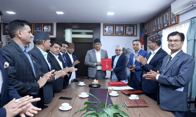 राजस्व परामर्श समितिद्वारा अर्थमन्त्री समक्ष प्रतिवेदन पेस, कर प्रणाली विस्तार गर्न सुझाव