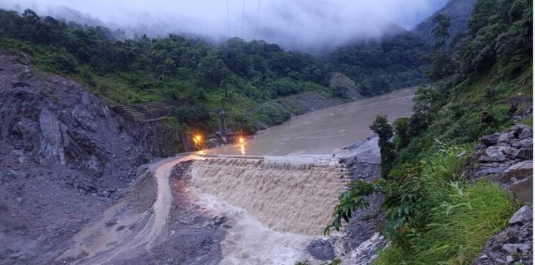 अरुण नदीको जलसतह बढ्यो, सतर्कता अपनाउन आग्रह