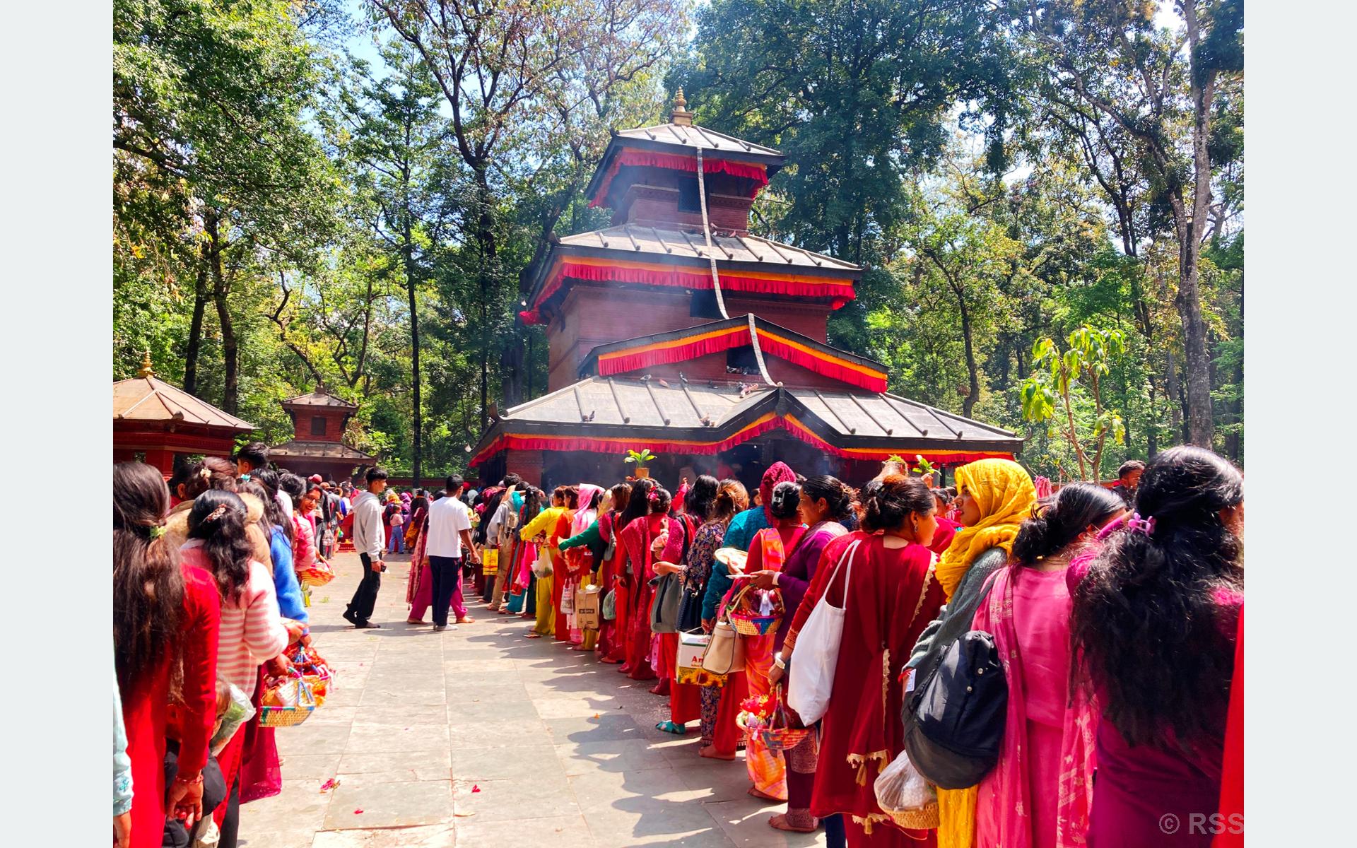 बागलुङ कालिकामा चैतेदसैँमा ३७ लाख भेटी संकलन