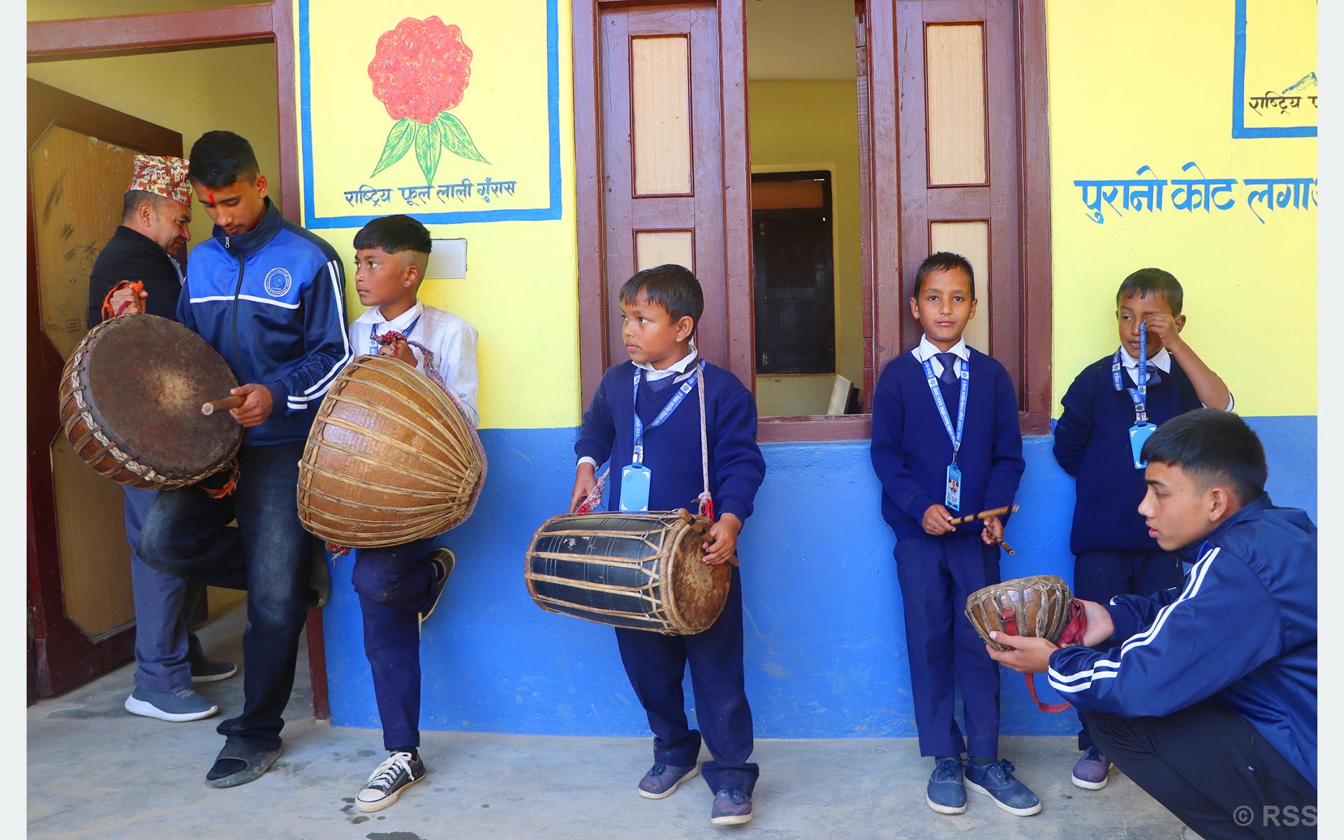 बागलुङमा विद्यालयस्तरबाटै मौलिक पन्चेबाजा संरक्षण सुरु