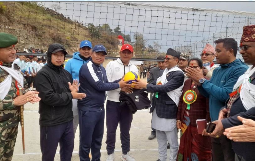 खेलाडीलाई बल हस्तान्तरण