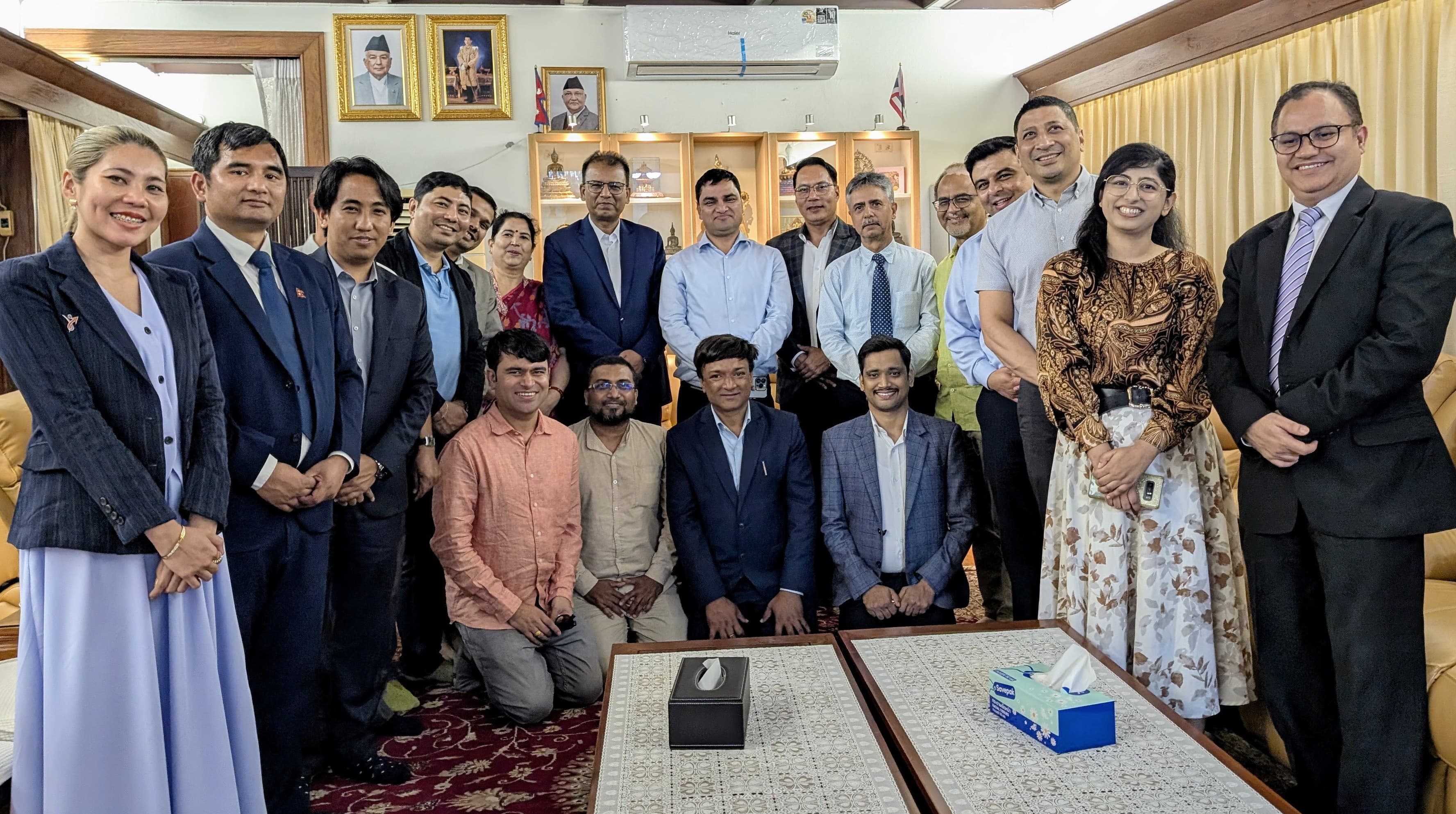 स्वास्थ्य सेवा सुधारका लागि थाइल्याण्डमा रहेका नेपाली स्वास्थ्यकर्मीसँग मन्त्री पौडेलको अन्तर्क्रिया
