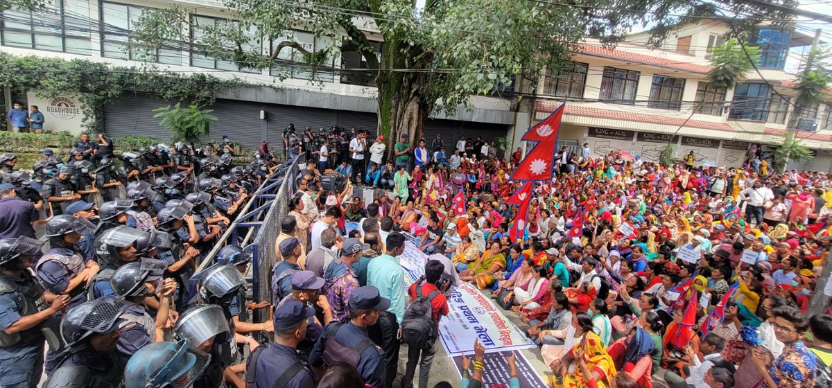 किन घेराउ गरियो राष्ट्र बैंक ? के हो दराजको ‘महाबचत बजार’