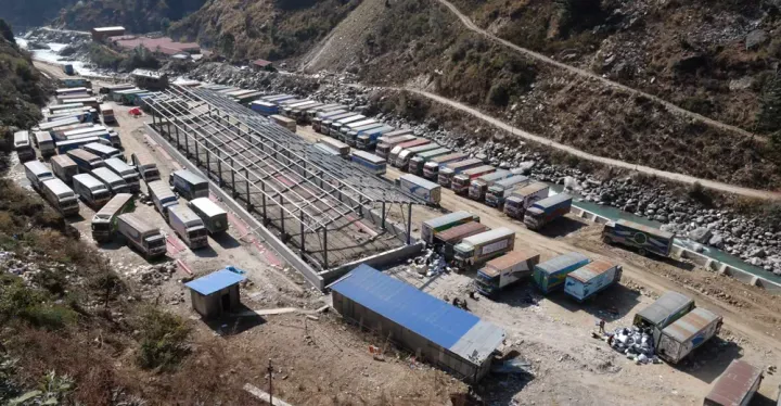 रसुवामा निर्माणाधीन सुक्खा बन्दरगाह ७२ प्रतिशत पूरा