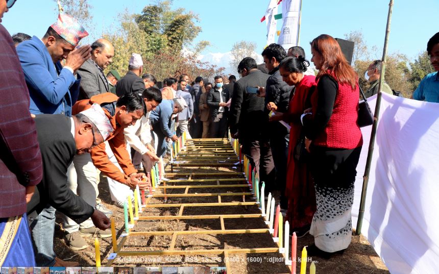 स्मृतिमा दीप प्रज्ज्वलन गरिँदै