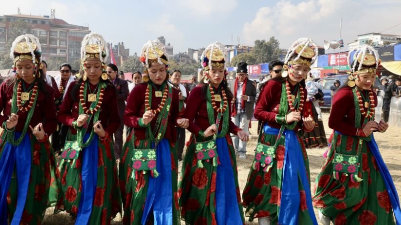 तमू ल्होसार महोत्सवमा नृत्य प्रस्तुत