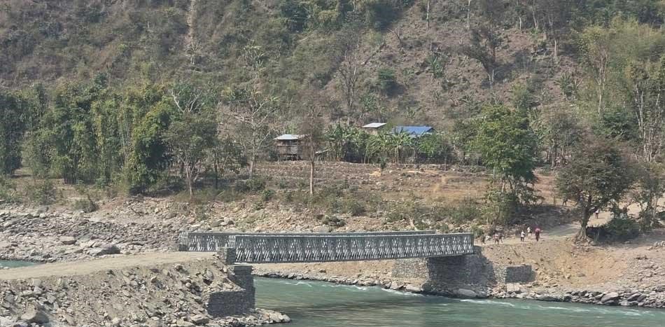 सुनकोशीको बंशिलाघाटमा अस्थायी बेलिब्रिज सञ्चालन, खोटाङ-उदयपुर सिधा यातायातमा जोडियो