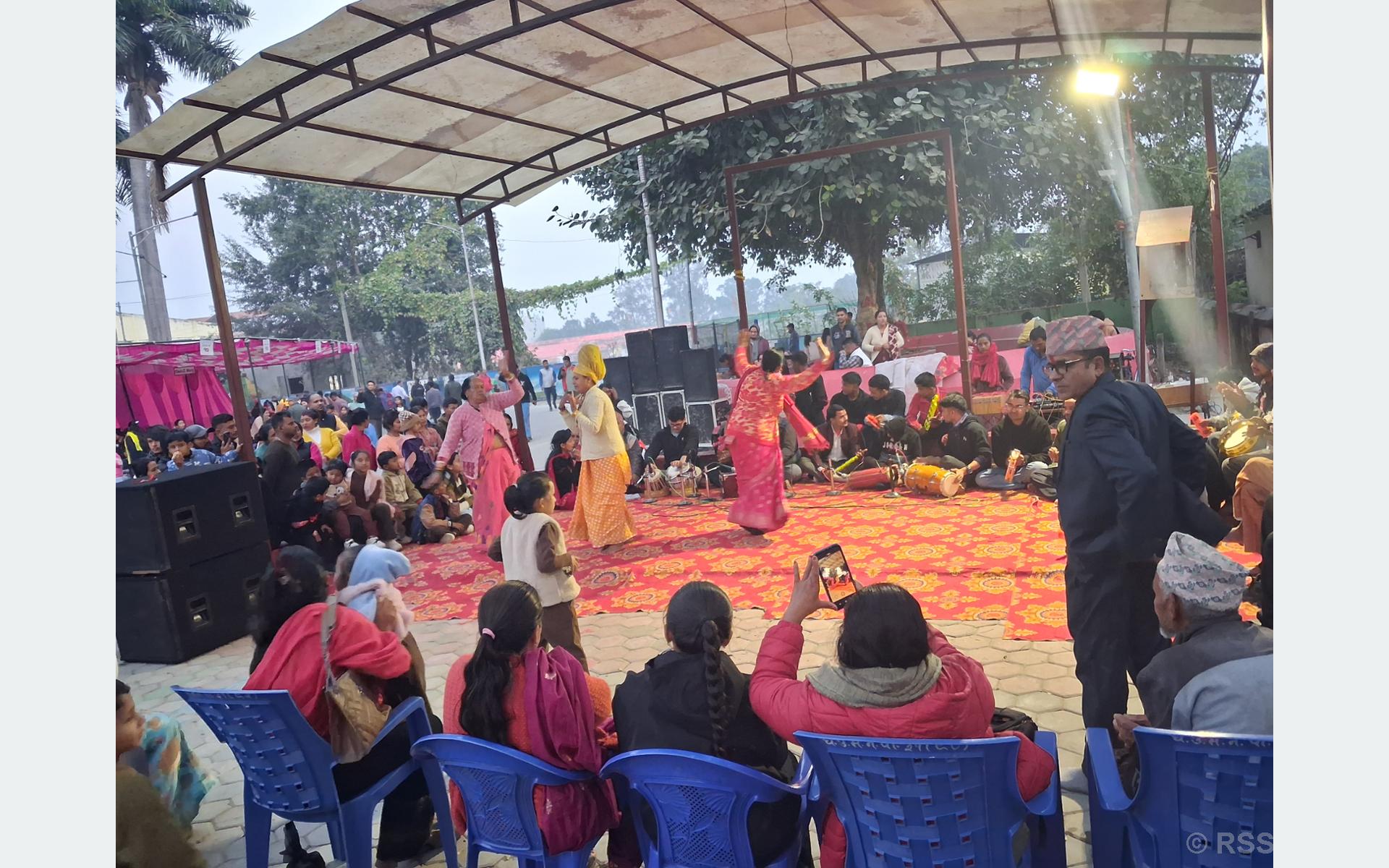 कला, संस्कृतिको संरक्षण गर्ने उद्देश्यले ‘भजन सन्ध्या’ गर्दै धनगढीका स्थानीय