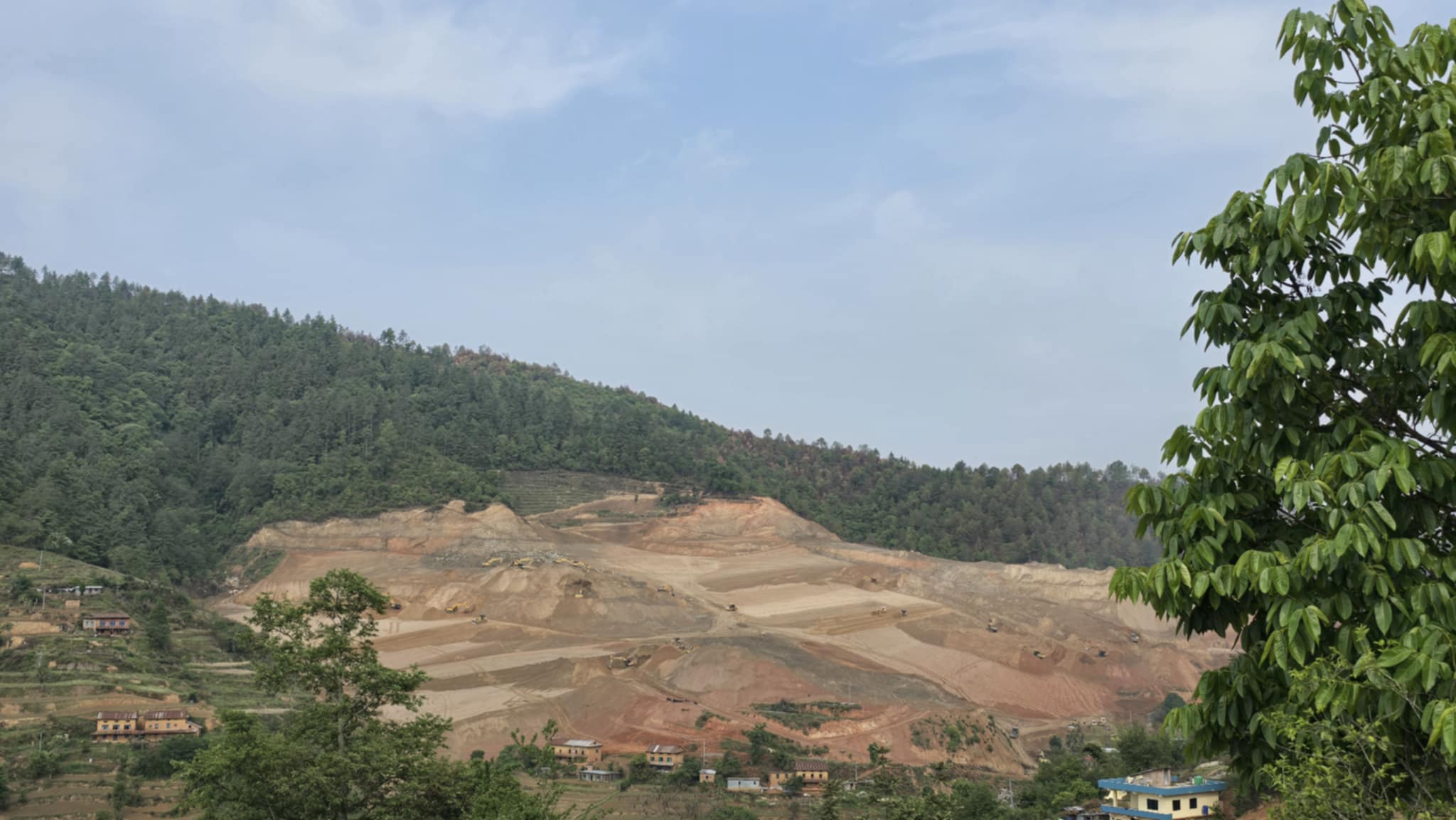 भक्तपुरमा वन मिचेर प्लटिङ गरेपछि स्थानीय आक्रोशित