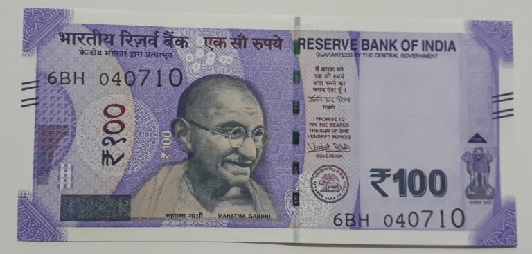 सीमापारि भारतीय व्यापारीको मनपरी, भारु एक सय साट्दा एक सय ६६ तिर्न बाध्य नेपाली