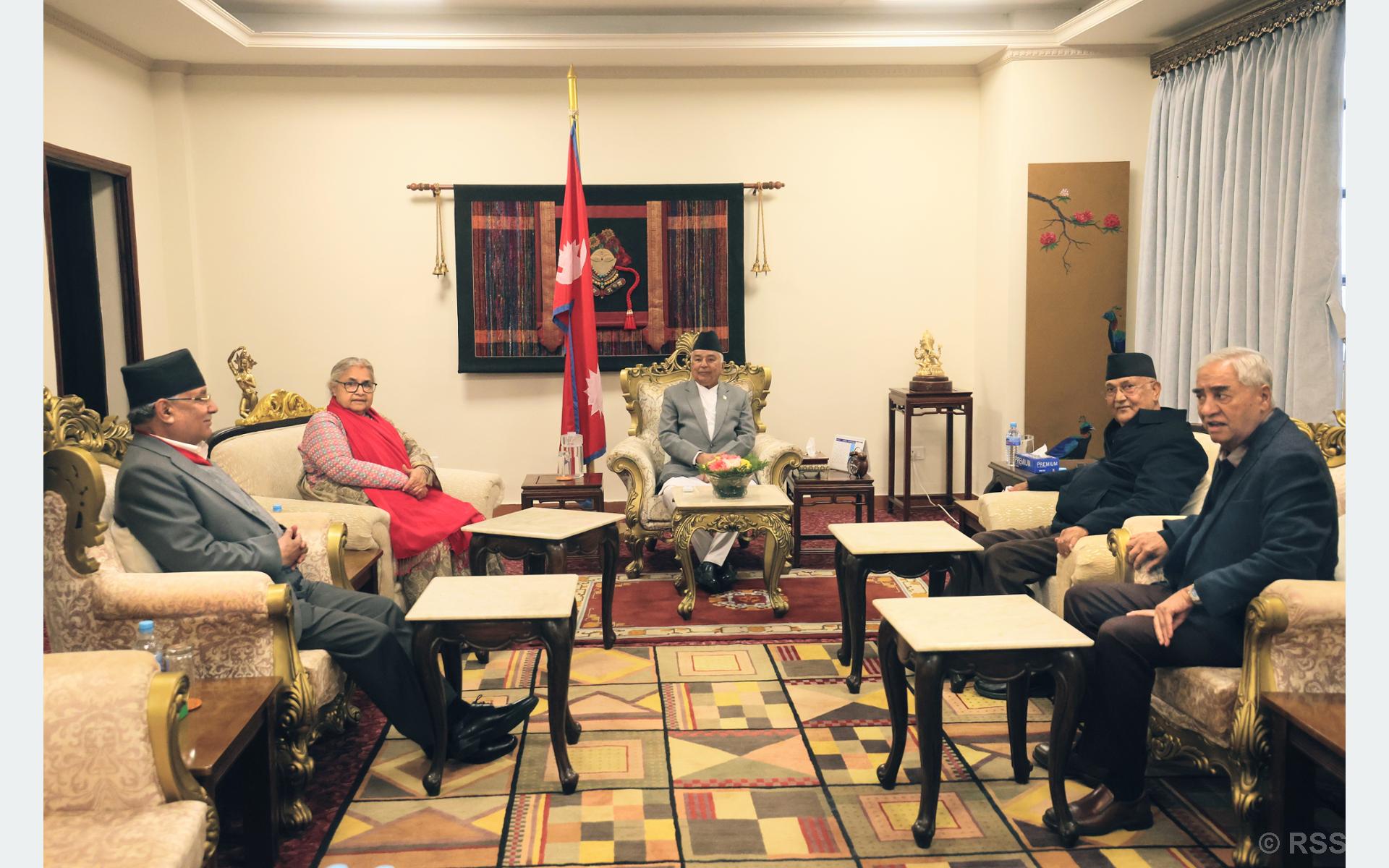 राष्ट्रपतिसँग प्रधानमन्त्रीसहित तीन दलका शीर्ष नेताको भेट