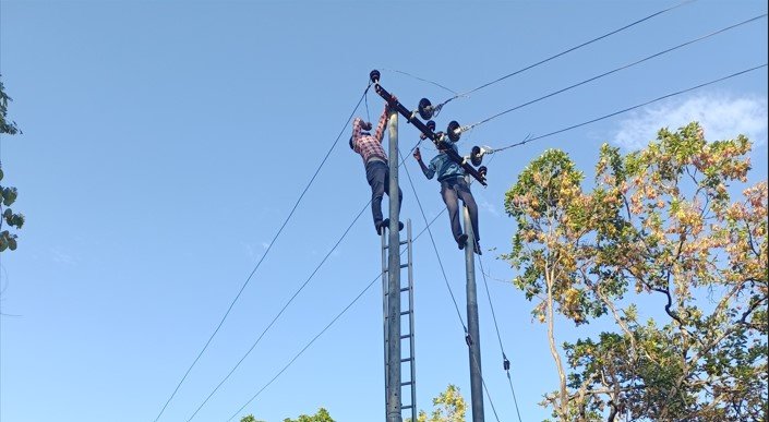 पश्चिम दाङमा विद्युत अबरुद्ध , सुचारु हुन अझै केहि समय लाग्ने