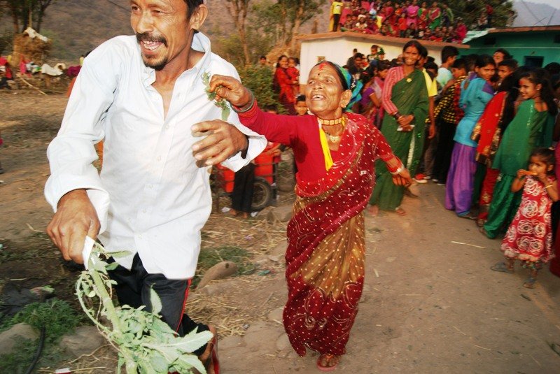 सुदूरपश्चिमका नाकामा विसु पर्व मनाउन घर फर्किनेको घुइँचो