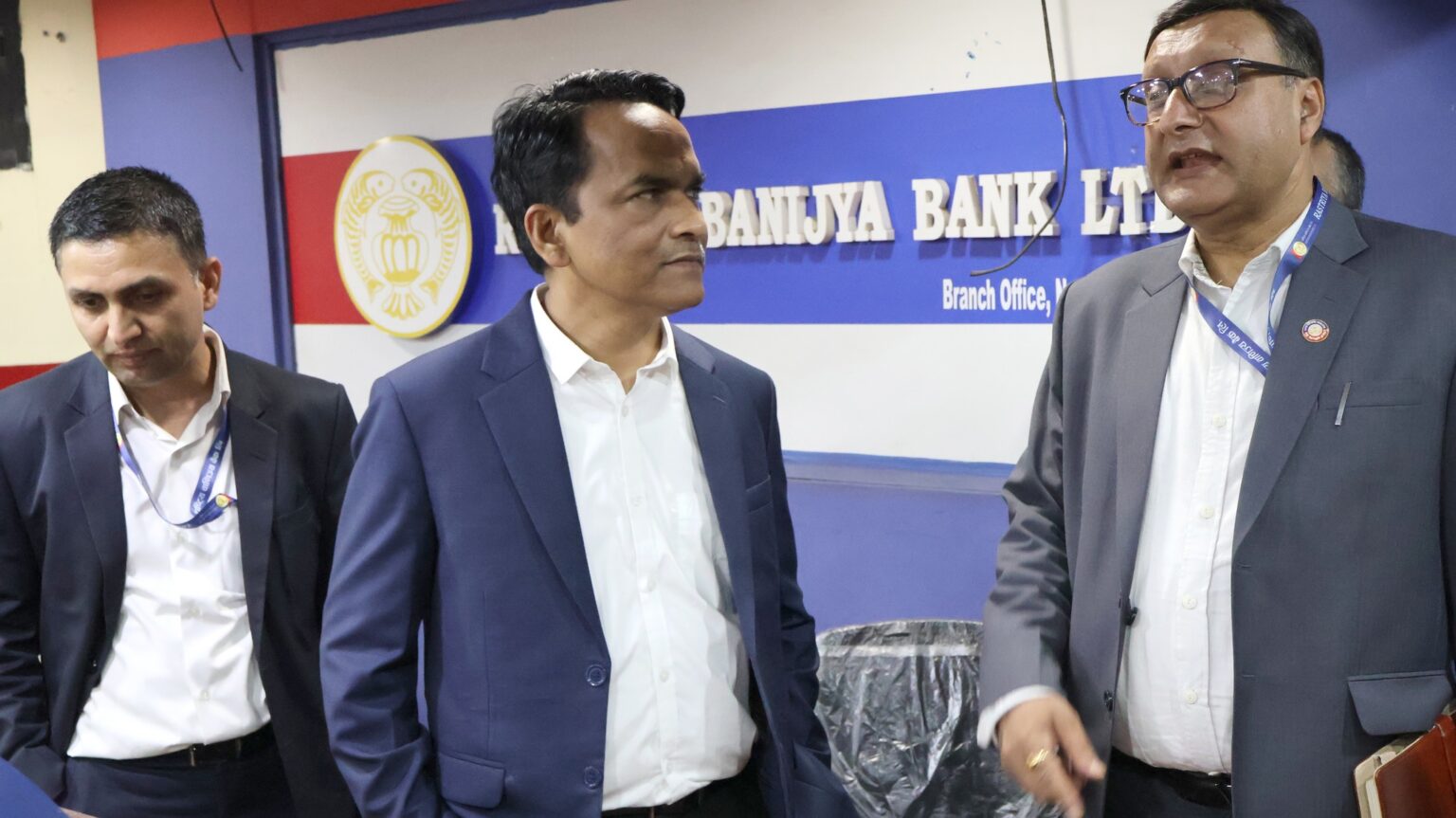 गभर्नर पौडेलद्वारा राष्ट्रिय वाणिज्य बैंकको नयाँ बानेश्वर शाखा अवलोकन