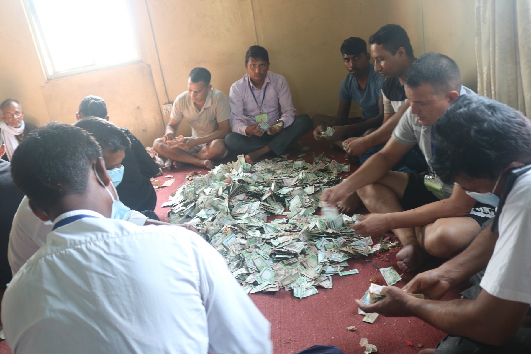 भेटी रकम सङ्कलन गरेर गणना