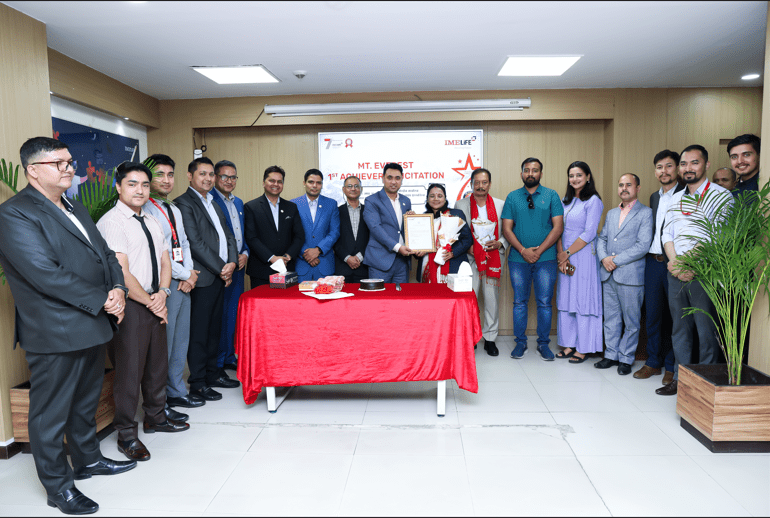 आईएमई लाइफ इन्स्योरेन्सद्वारा पहिलो एभरेष्ट क्लब विजेता घिमिरे सम्मानित