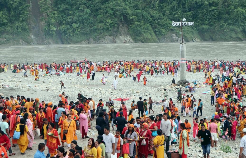 देवघाटमा भक्तजन