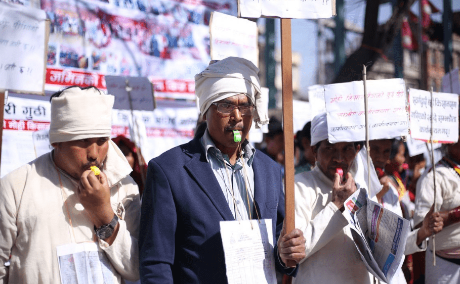 नयाँ बानेश्वरमा प्रहरी र प्रदर्शनकारीबीच झडप, डीएसपी पौडेल घाइते