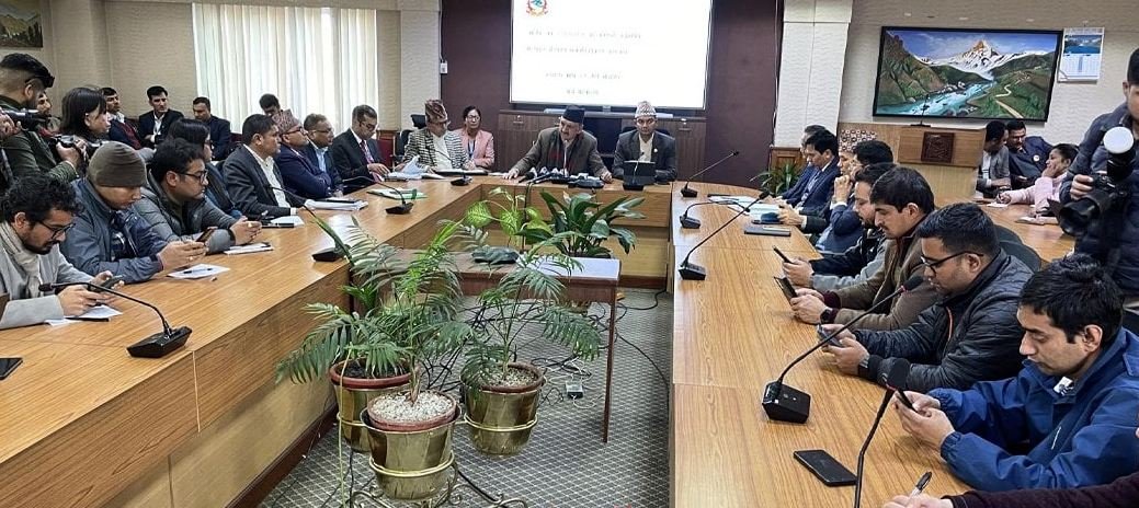 अर्थ मन्त्रालयले घटायो २ खर्ब २१ अर्ब रुपैयाँले बजेट (पुर्णपाठ)
