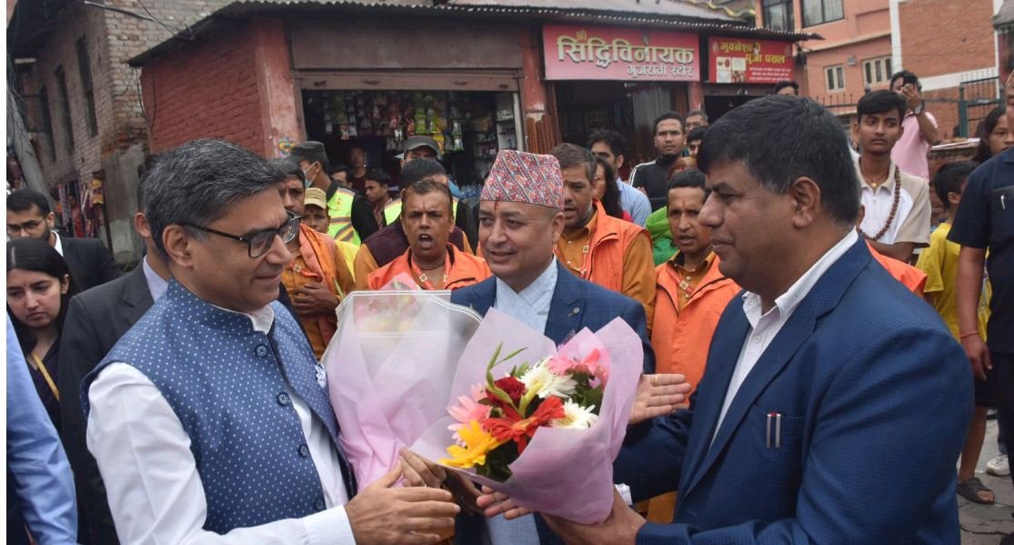 भारतीय विदेश सचिव मिस्रीले गरे पशुपतिनाथ मन्दिरको दर्शन