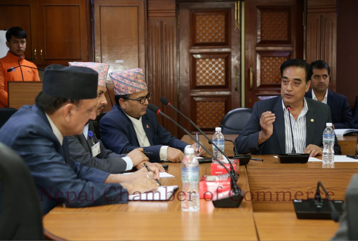 आगामी बजेट बितरणमुखी नभई उत्पादनमुखी बनाउन अर्थमन्त्री डा.प्रकाशशरण महतसमक्ष चेम्बरको आग्रह