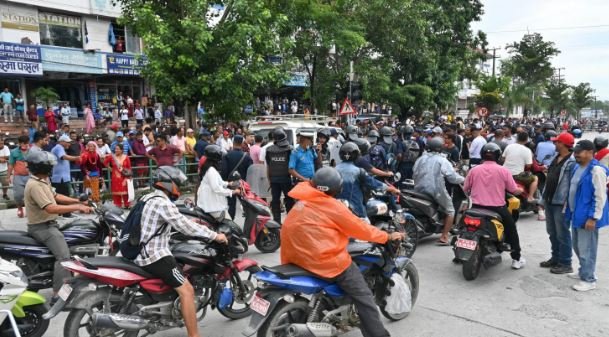 यातायात व्यवसायीको आन्दोलनमा पत्रकार कुटिए