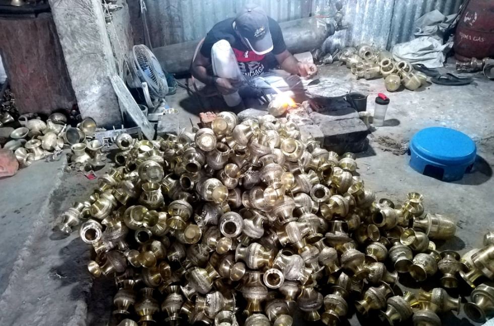 करूवा बनाउँदै कालिगढ