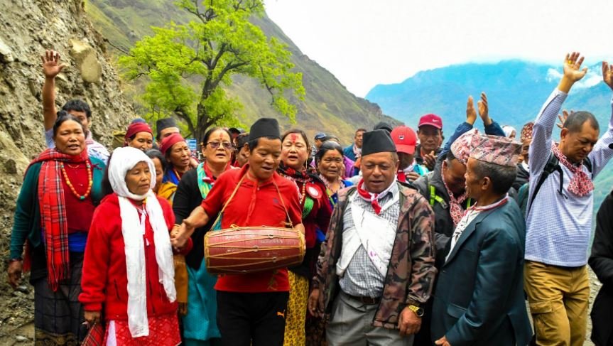 भूमे पूजामा पुख्यौली नृत्य प्रस्तुत