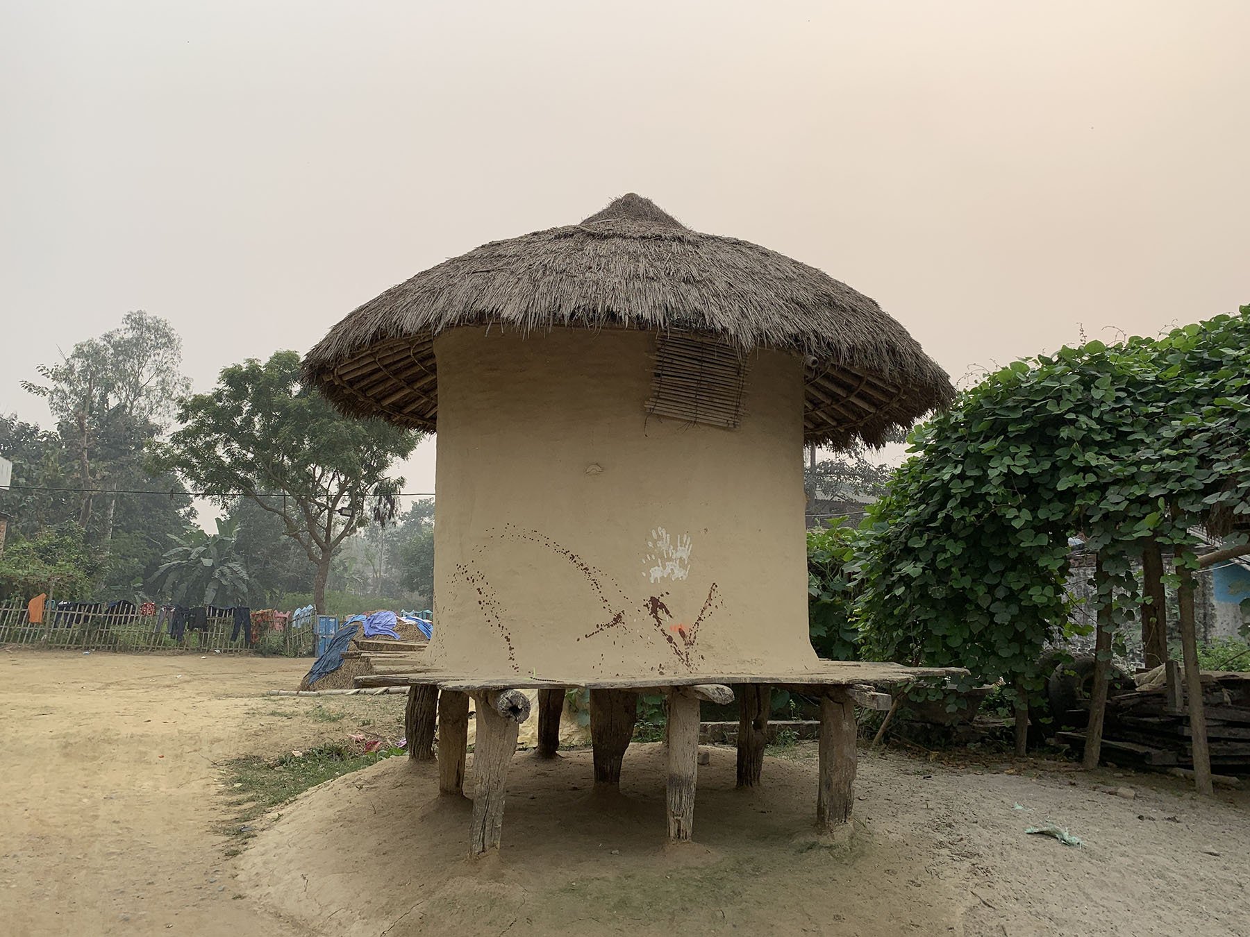 परम्परागत बाँस भकारी (तस्बिर)