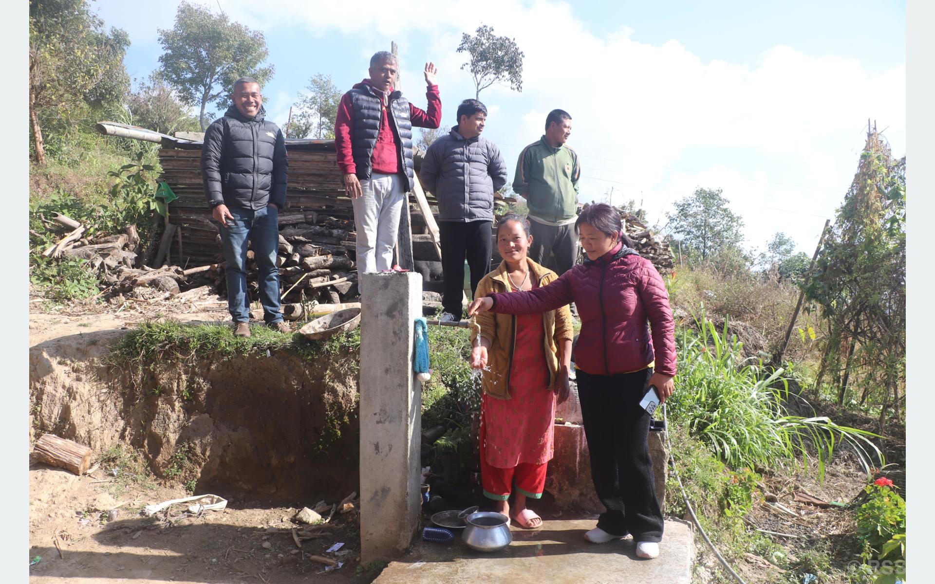 पौवादुङमाको चाँपे गाउँमा ‘एक घर एक धारा’ जडान