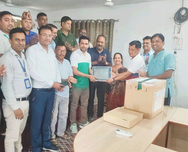 सिटिजन्स बैंकद्धारा पोस्ट अपरेशन मोनिटर र एउटा भ्याक्सिन स्टोरेजको लागि फ्रिज प्रदान